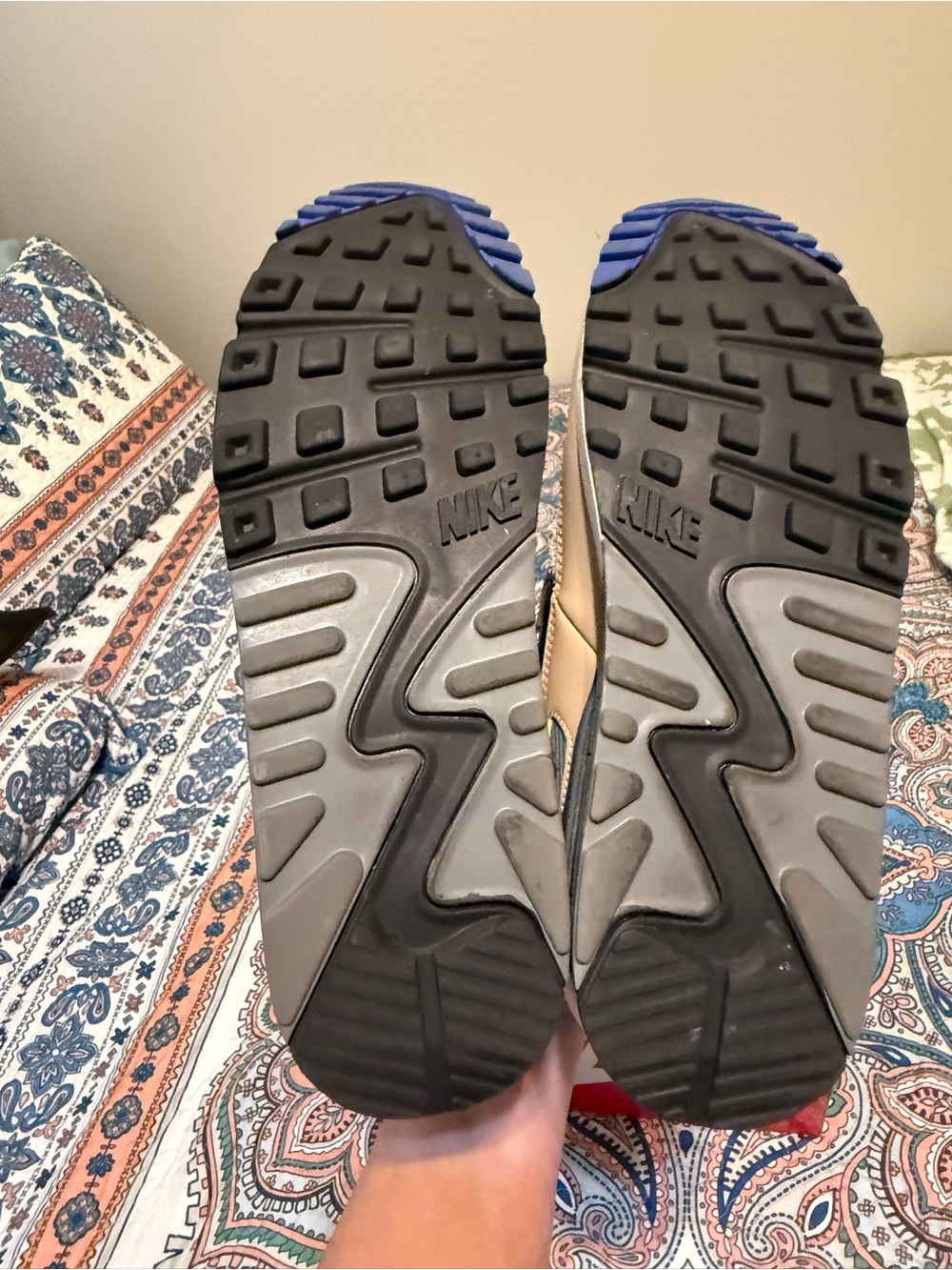 Nike Air Max 90 sneaker in Black, Gray, Taupe & White - Picture 5 of 7